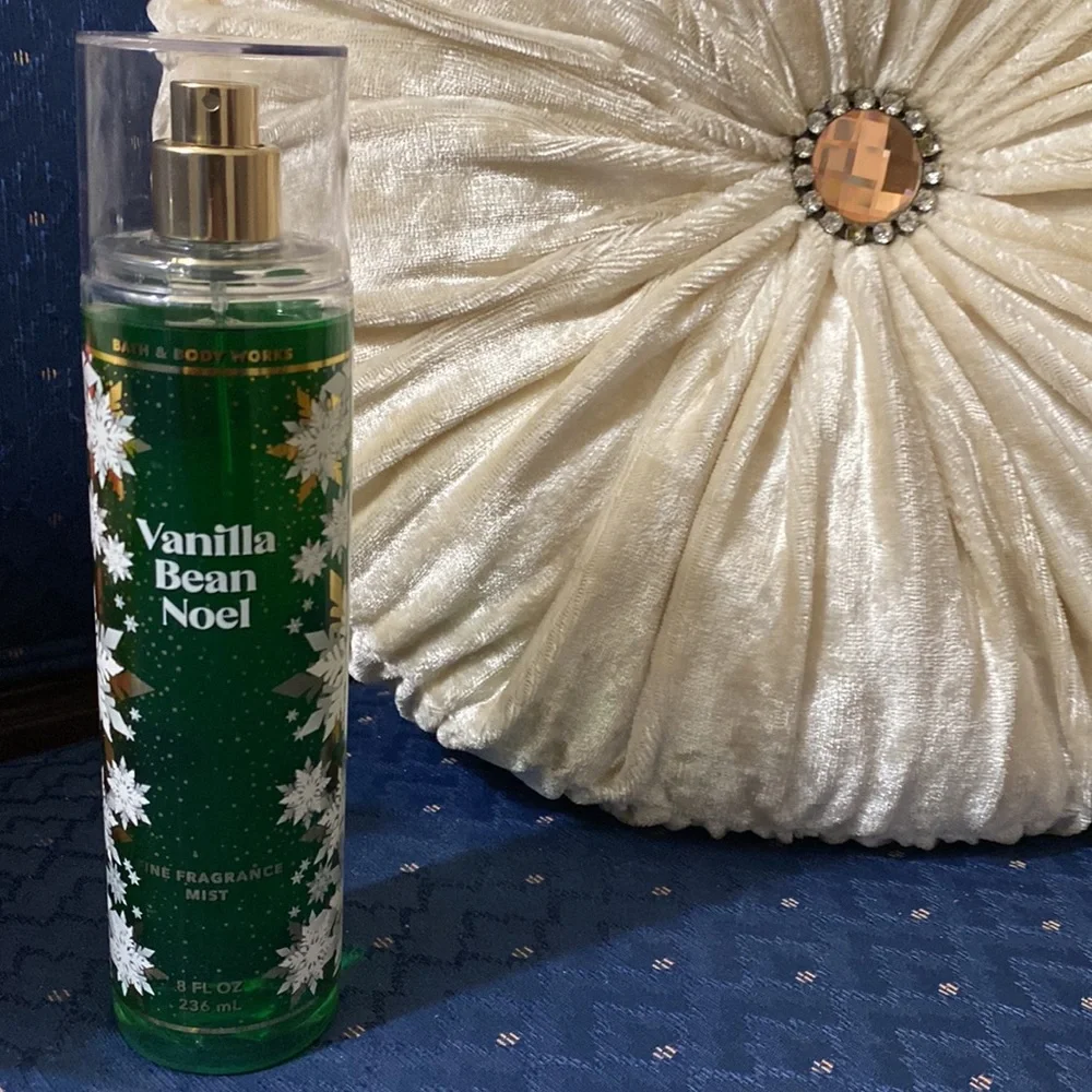 BATH & BODY WORKS SET. . . VANILLA BEAN NOEL SCENT - Picture 3 of 6